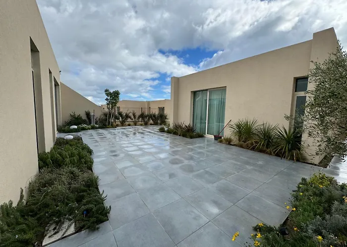 Luxury & Guest House, Coast Daire